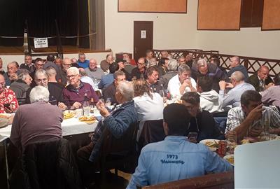 Sopar d’homes que té lloc al meu poble, Albinyana. Eix