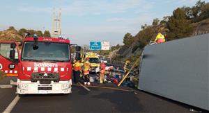 Tallada l'A-2 a Òdena en sentit Barcelona per un camió que ha bolcat. ACN