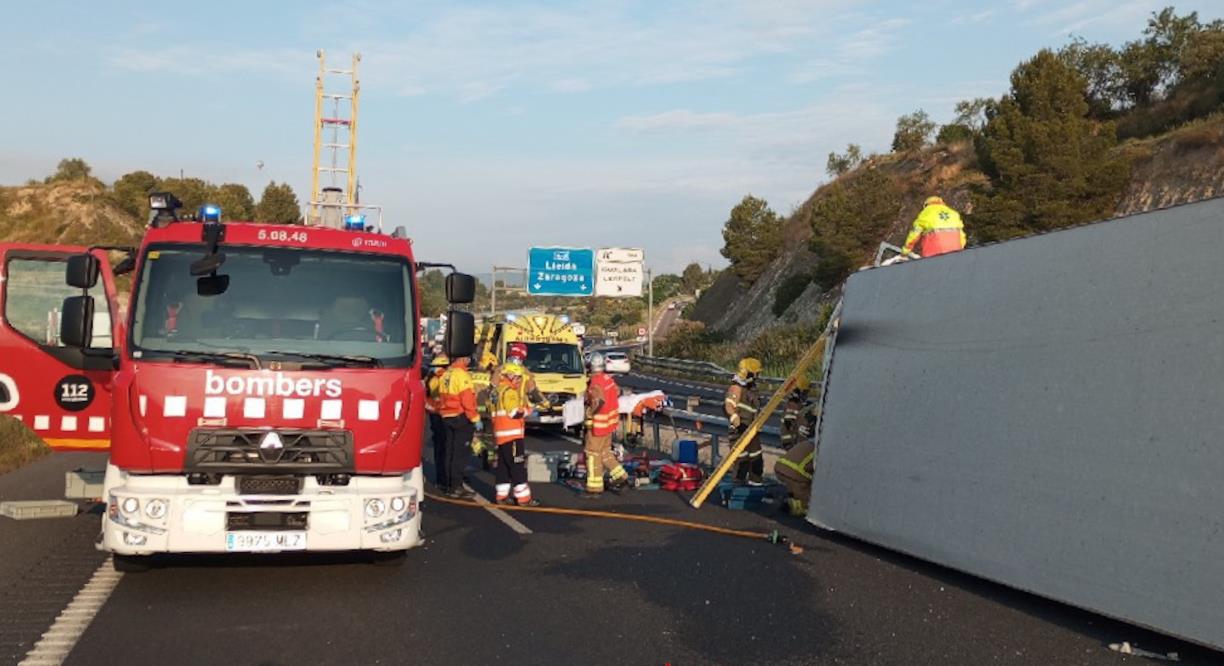 Tallada l'A-2 a Òdena en sentit Barcelona per un camió que ha bolcat. ACN