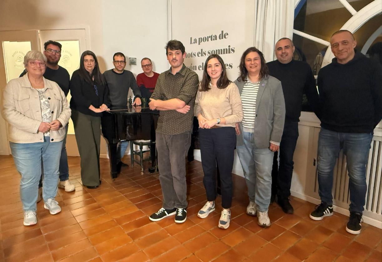 Taula rododa del Carnaval del Penedès: deu mirades, un mateix batec festiu. Eix