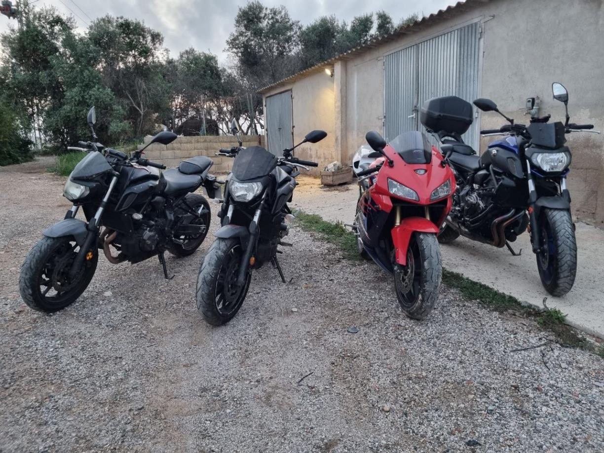 Tres detinguts a Sant Jaume dels Domenys amb quatre motos robades poques hores abans a Vilafranca. Mossos d'Esquadra