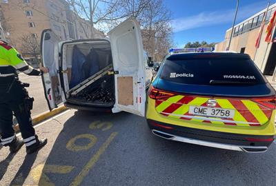 Tres detinguts per robar cable de coure de telefonia a Gelida. Mossos d'Esquadra