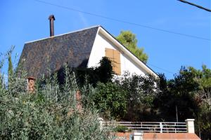 Troben a Cabrera d'Anoia el cadàver d'un home a l'interior d'una casa, on resideixen la dona i la filla. ACN