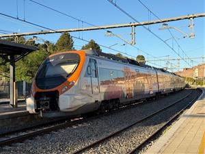 Un centenar de viatgers atrapats en un tren després de caure-li un arbre i un talús a sobre a Vilanova i la Geltrú. ACN