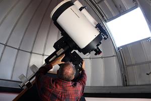 Un dels telescopis de l'Observatori Astronòmic de Castelltallat  . ACN