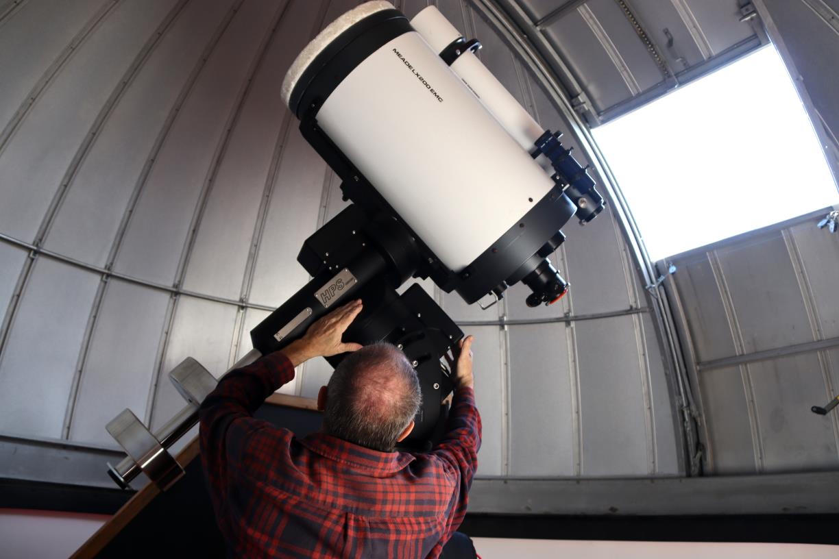 Un dels telescopis de l'Observatori Astronòmic de Castelltallat  . ACN