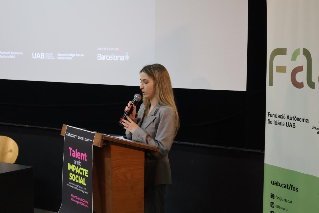 Una estudiant de Vilanova i la Geltrú, premiada per un estudi sobre les dones corresponsals de guerra. UAB