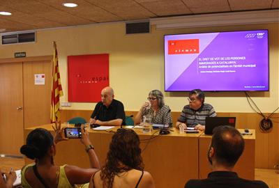 Uns 500.000 estrangers podrien votar a les municipals catalanes, però ho fan pocs per burocràcia i manca d'informació. ACN