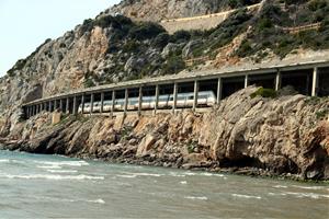 Usuaris i alcaldes desconfien del Pla Alternatiu de Transport elaborat per les obres als túnels del Garraf. ACN