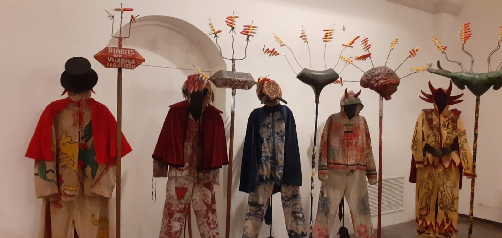 vestits diables vilanova i la geltrú