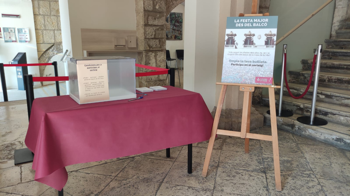 Vilafranca del Penedès convoca el sorteig per viure la Festa Major des del balcó de la Casa de la Vila. Ajuntament de Vilafranca