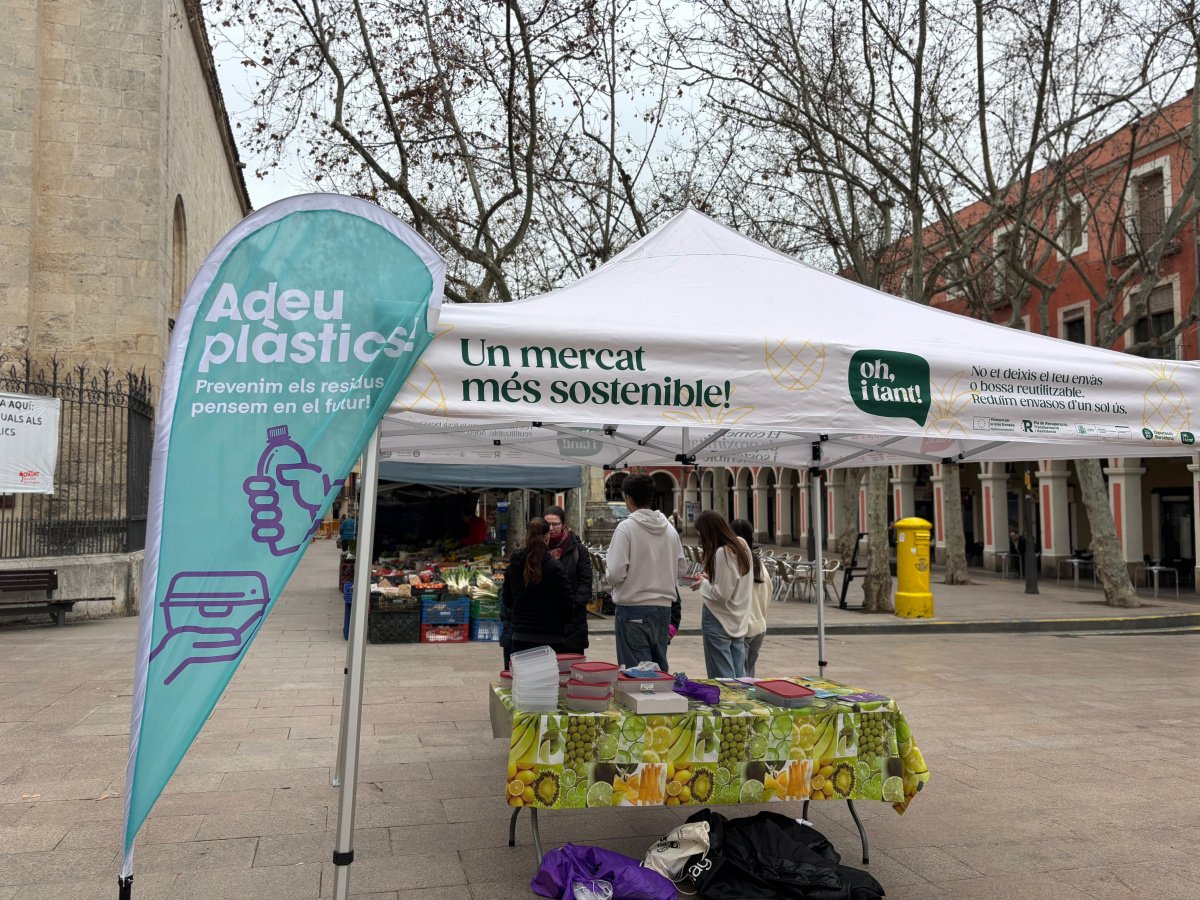 Vilafranca impulsa la campanya “Adeu plàstics” als mercats municipals. Ajuntament de Vilafranca