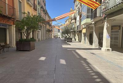 Vilafranca impulsa la renovació del carrer Sant Pere i reforça el manteniment als barris amb l’Alcaldia de Proximitat. Ajuntament de Vilafranca