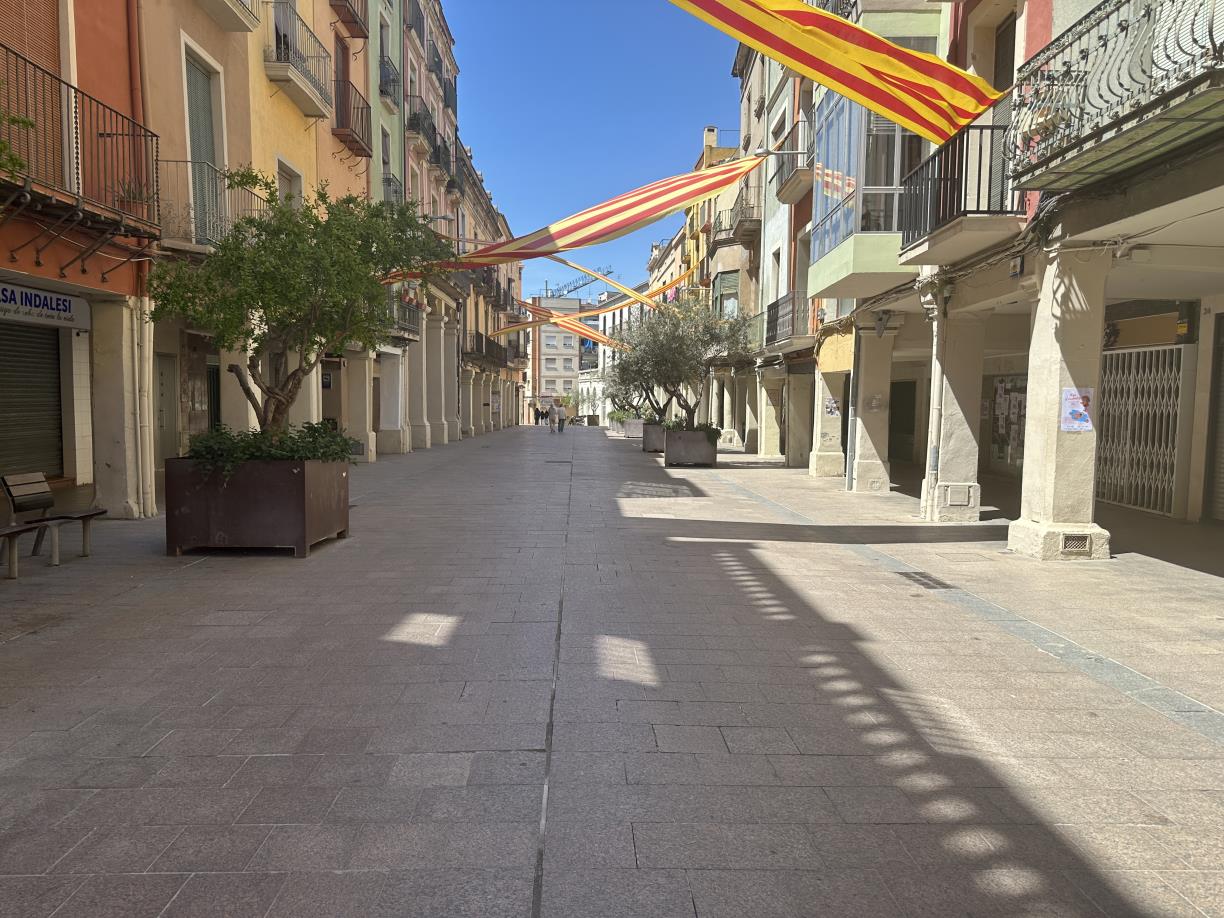 Vilafranca impulsa la renovació del carrer Sant Pere i reforça el manteniment als barris amb l’Alcaldia de Proximitat. Ajuntament de Vilafranca