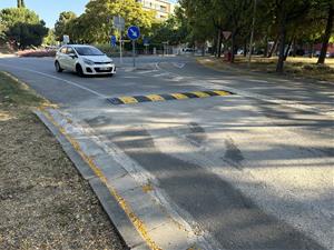 Vilafranca instal·la bandes reductores de velocitat a l’avinguda de Vilanova i la Geltrú per reforçar la seguretat viària