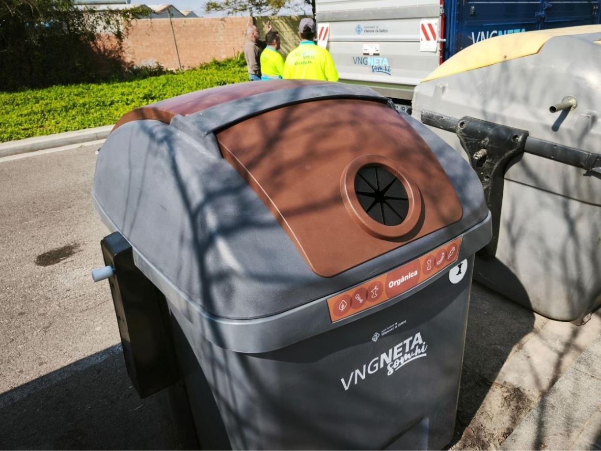 Vilanova i la Geltrú inicia la renovació total dels contenidors de la ciutat. Ajuntament de Vilanova