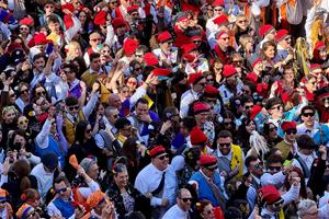 Vilanova i la Geltrú oficialitza el rècord del Diumenge de les Comparses amb 11.000 parelles inscrites