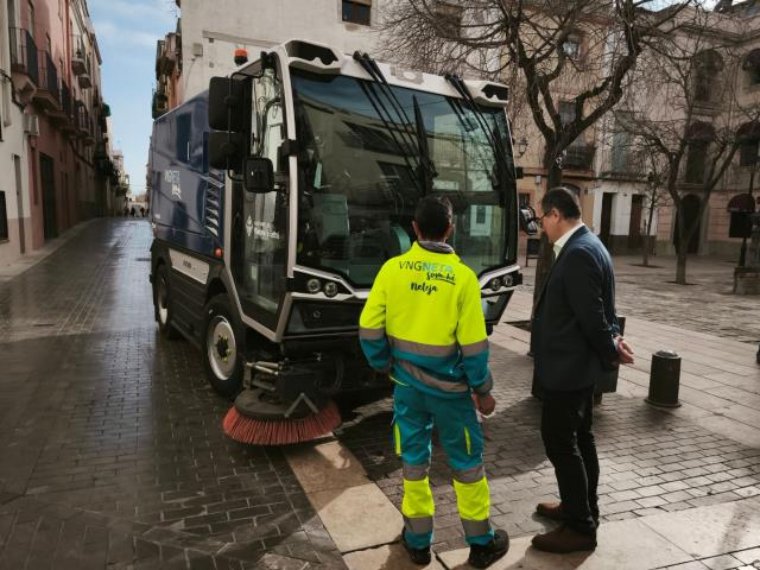 Vilanova impulsa la neteja viària amb nova oficina, maquinària moderna i 3.000 contenidors nous. Ajuntament de Vilanova