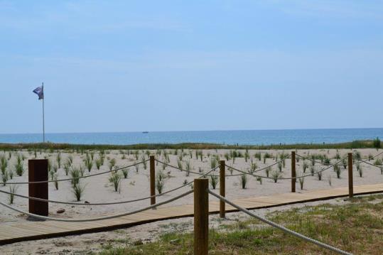 Les obres més importants realitzades per la Demarcació de Costes de l'estat han convertit l'esplanada on hi aparcaven els vehicles en un sistema dunar que evitarà l'erosió natural i que ha permès convertir aquesta platja semiurbana en una platja natural.