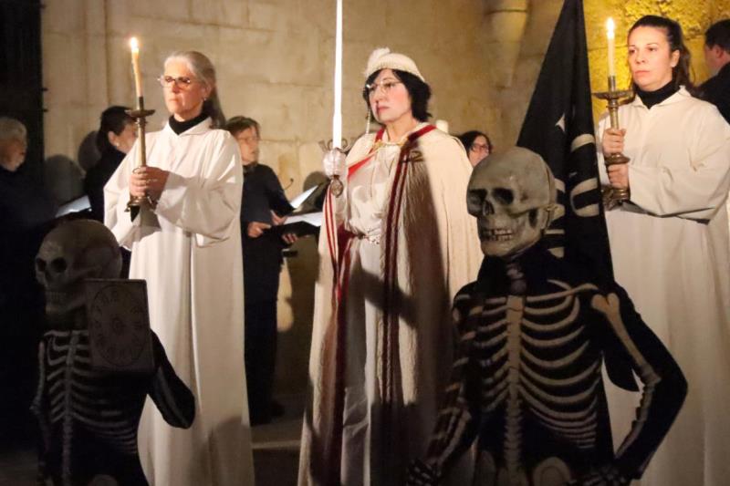 Creus que el Cant de la Sibil·la hauria d’arribar també a les noves generacions dels nostres municipis?